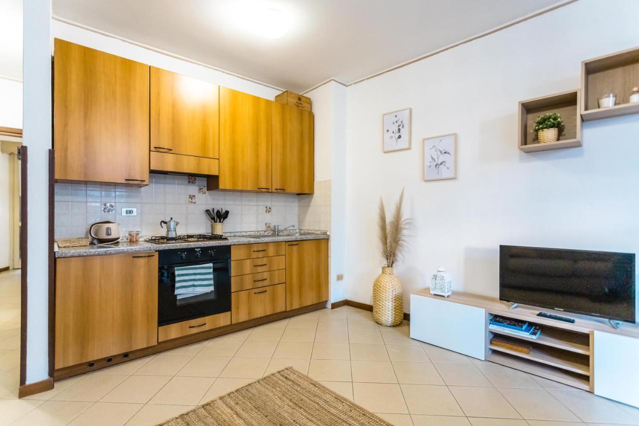 Lago Azzurro Apartment 瓦伦纳 外观 照片