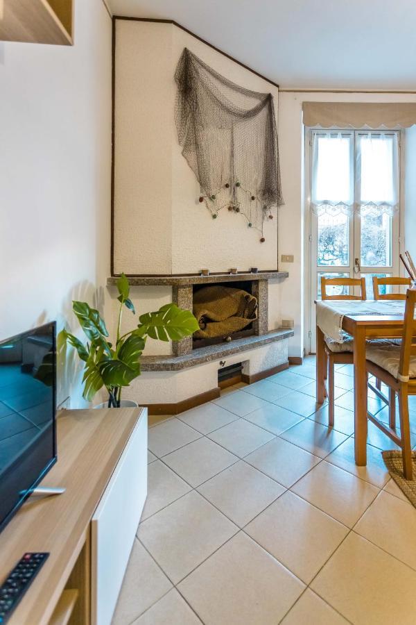 Lago Azzurro Apartment 瓦伦纳 外观 照片