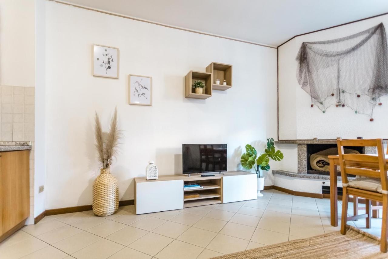 Lago Azzurro Apartment 瓦伦纳 外观 照片